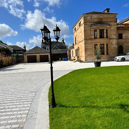 Beautiful 4-Bed Villa in Glasgow Exterior foto